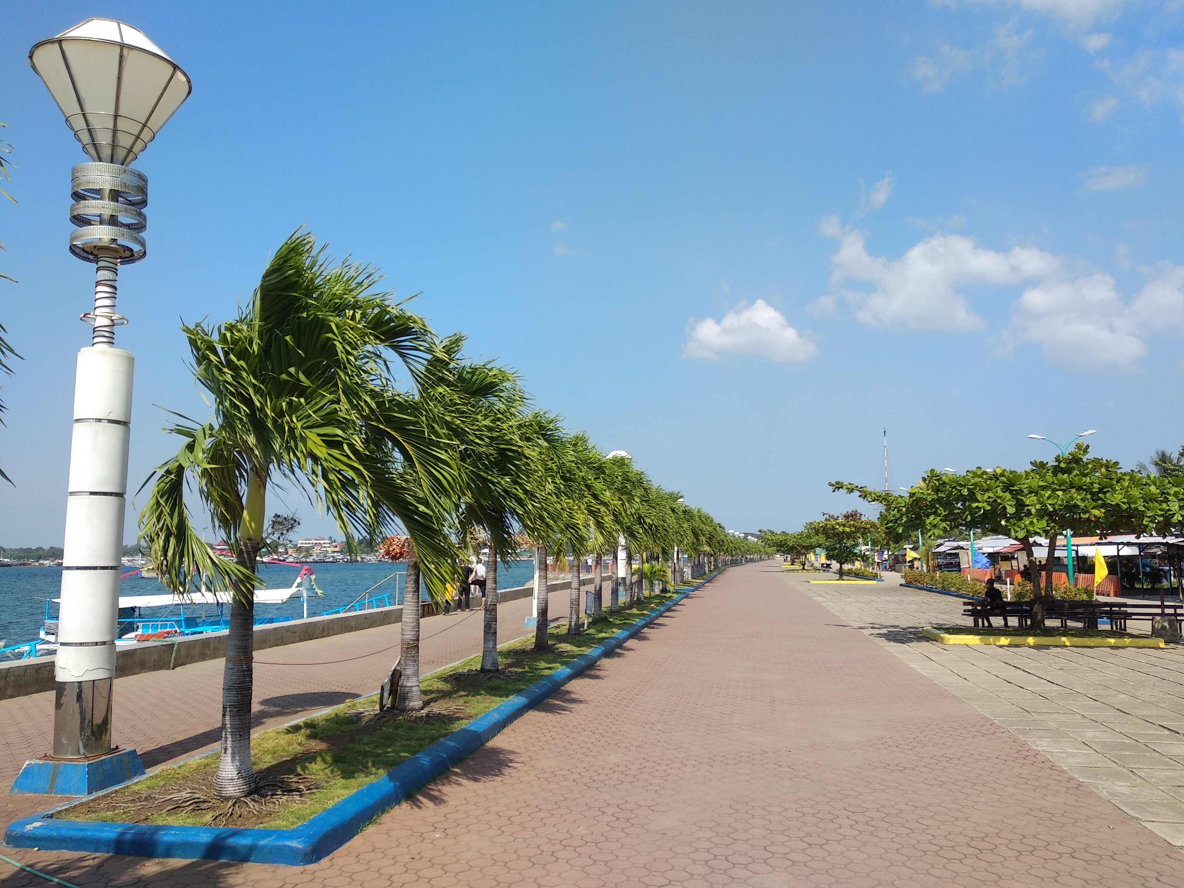 Puerto Princesa City Baywalk Park — Photo 7