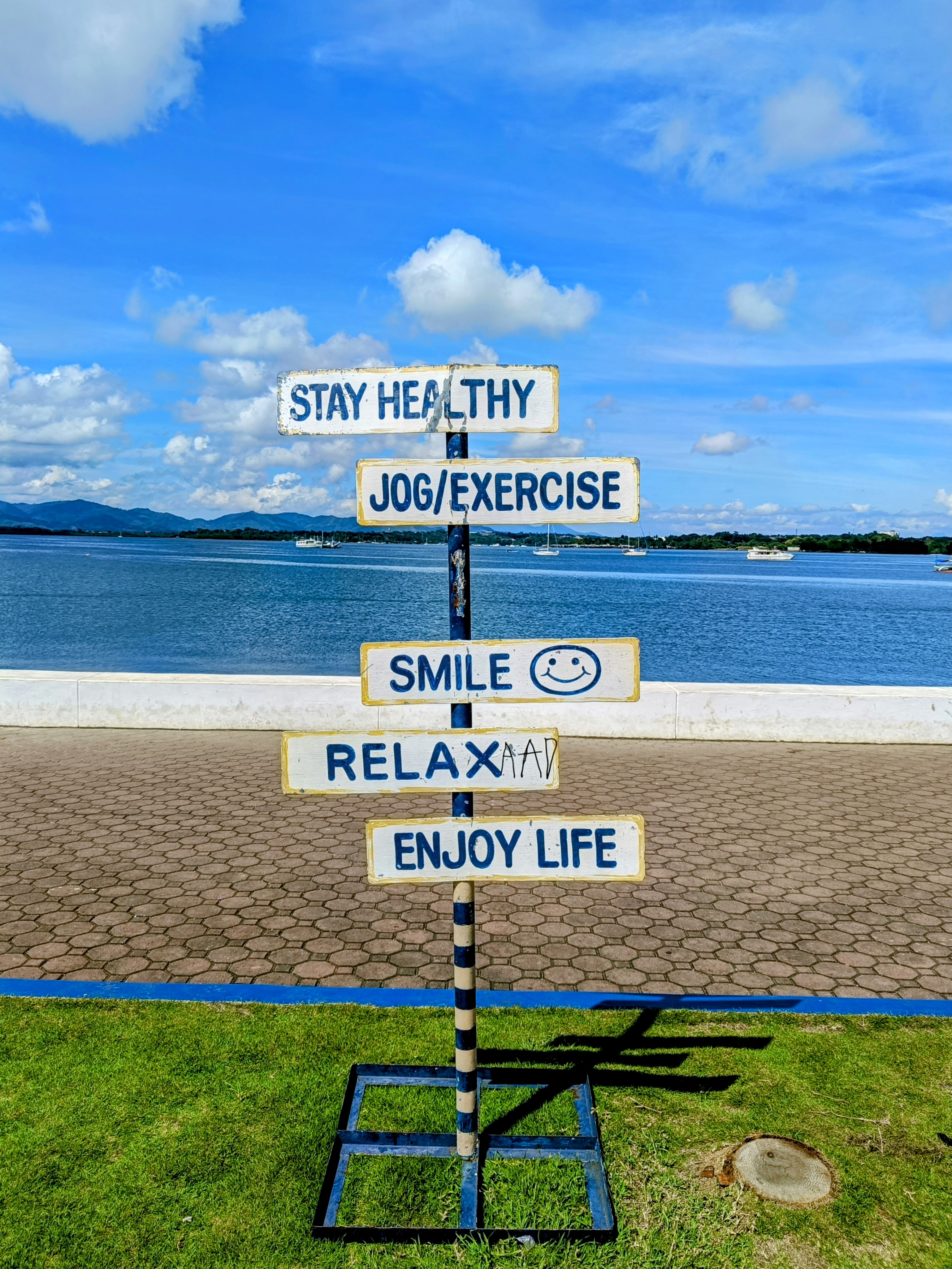 Puerto Princesa City Baywalk Park — Photo 9